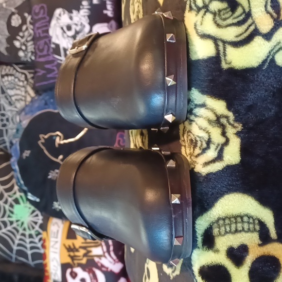 TORRID size 10 black studded clogs punk casual goth stud - Picture 2 of 9